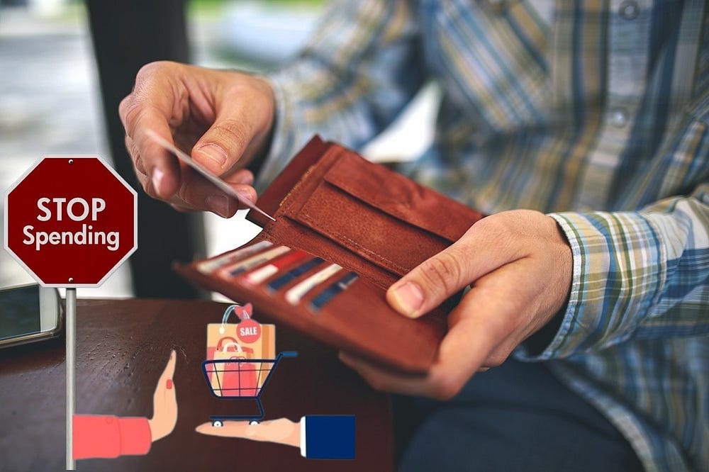 طرق فعَّالة للتوقف عن الإنفاق الزائد (نصائح مبنية على دراسات علمية)