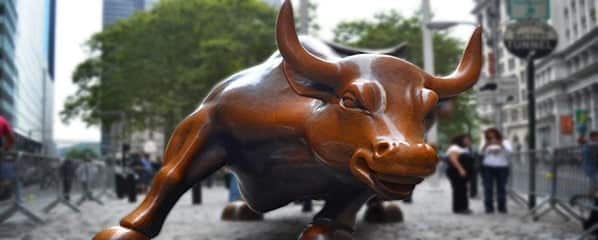 الاستثمار في الأسهم وتداولها باستخدام eToro