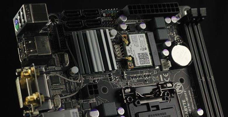 reset cmos motherboard hero | كيفية إعادة تعيين CMOS الخاص بحاسوبك ولماذا قد تحتاج إلى فعل هذا؟