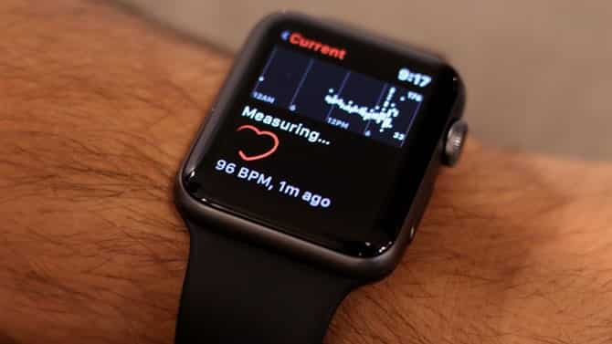 كيفية التحقق من معدل ضربات القلب على Android و iPhone - Android iOS