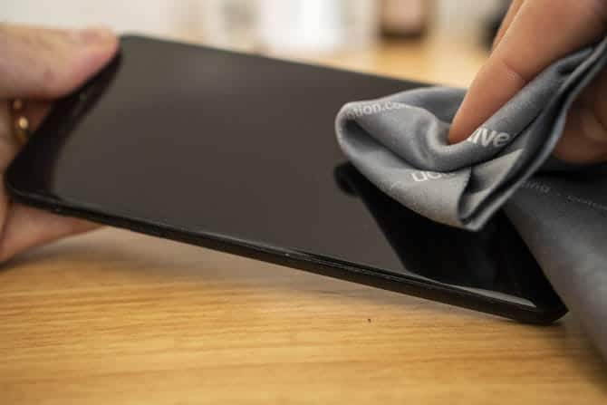 كيفية تنظيف جهاز iPhone المتسخ: دليل خطوة بخطوة - iOS