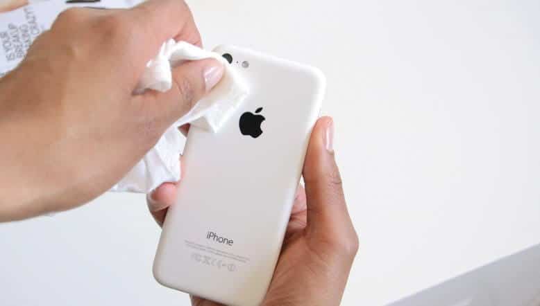 كيفية تنظيف الـ iPhone المُتسخ: دليل خطوة بخطوة - iOS