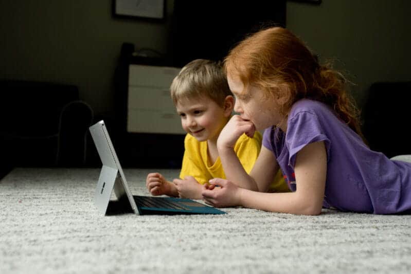أفضل مواقع الويب التفاعلية التي تُوفر الألعاب الفنية الممتعة للأطفال - مواقع