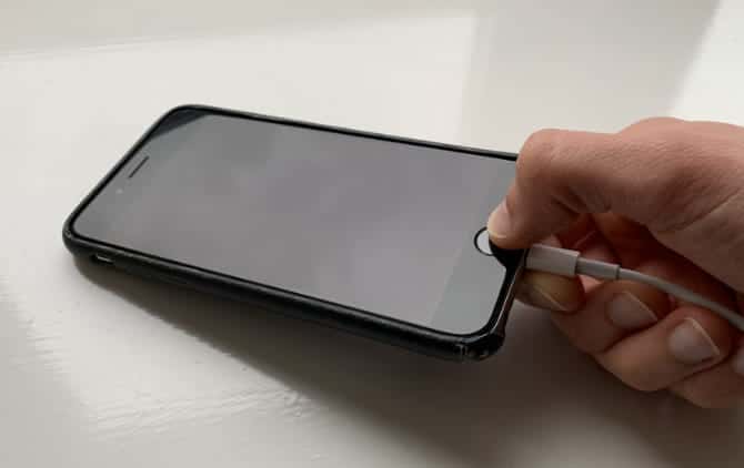 هل زر الشاشة الرئيسية على iPhone لا يعمل؟ أفضل الإصلاحات السريعة لتجربتها - iOS