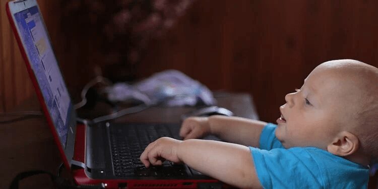 أشهر الطرق التي يستهدف بها مجرمو الإنترنت الأطفال عبر الإنترنت - حماية