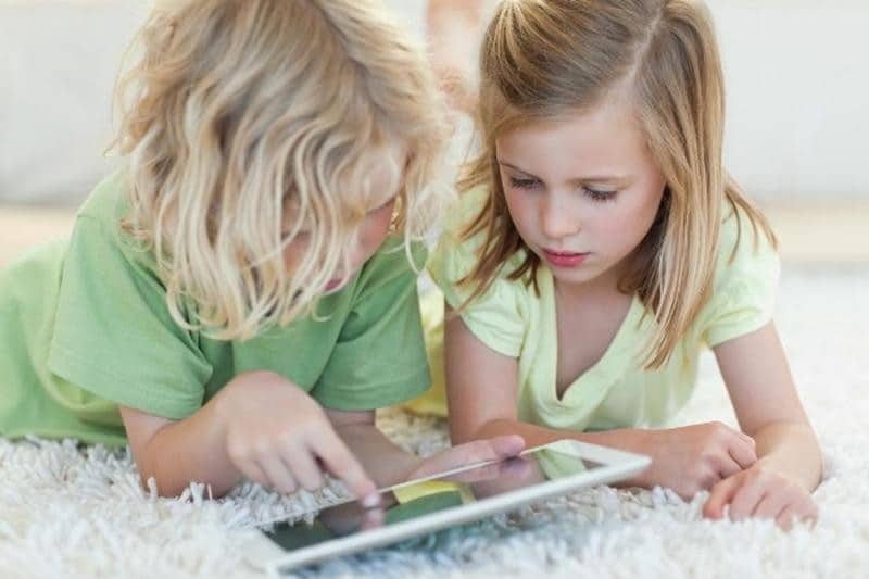 أفضل التطبيقات التي تُعلم الأطفال القراءة والكتابة - Android iOS