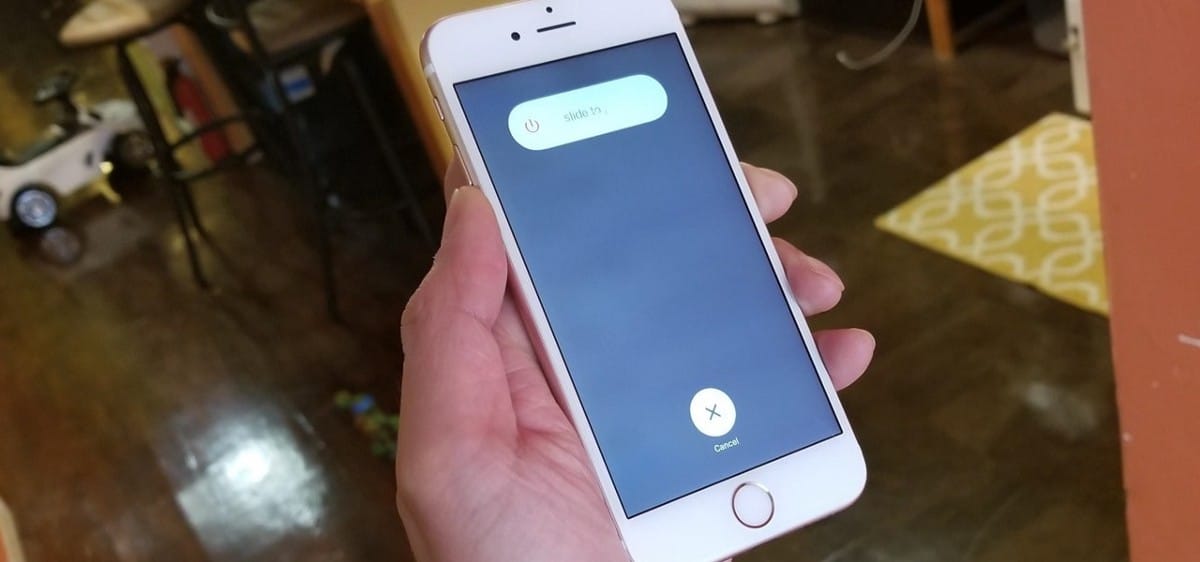 كيفية إعادة تشغيل أي iPhone ، حتى لو كانت الأزرار مُعطلة - iOS