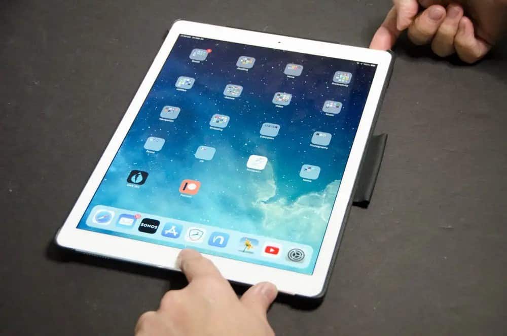 كيفية فرض إعادة تشغيل الـ iPad Pro - iPadOS