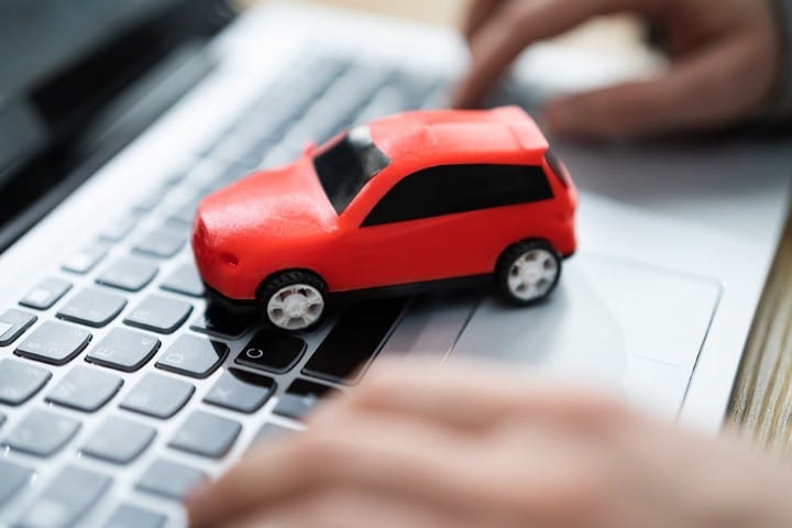 إليك ما يجب أن تعرفه قبل شراء السيارات المُستعملة عبر الإنترنت - شروحات