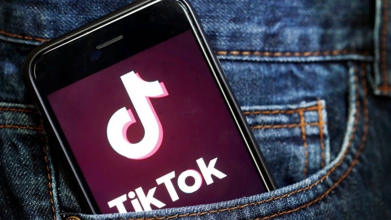 لماذا لا ينبغي السماح للأطفال بمشاهدة TikTok بدون إشراف - حماية