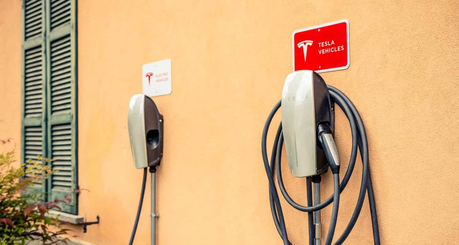 مقارنة بين Supercharger و Destination Charging من Tesla: ما الفرق؟ - السيارات الكهربائية مقالات