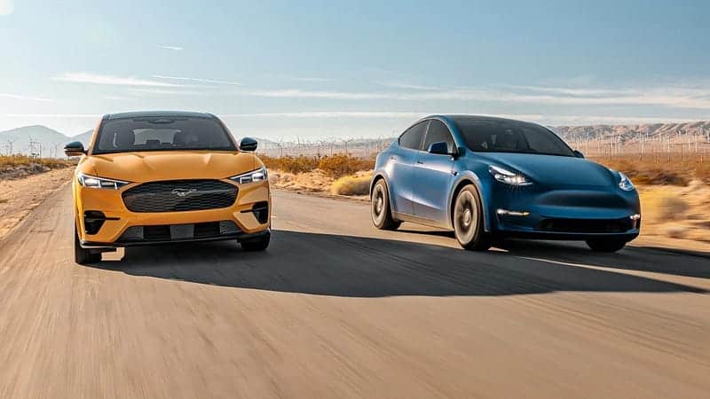 الطرق التي تجعل Mustang Mach-E أفضل من Tesla Model Y - السيارات الكهربائية