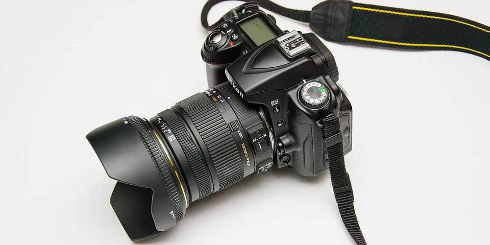هل تُخطط للترقية إلى كاميرا عديمة المرآة؟ لماذا يجب عليك شراء عدسة DSLR بدلاً منها - التصوير الفوتوغرافي