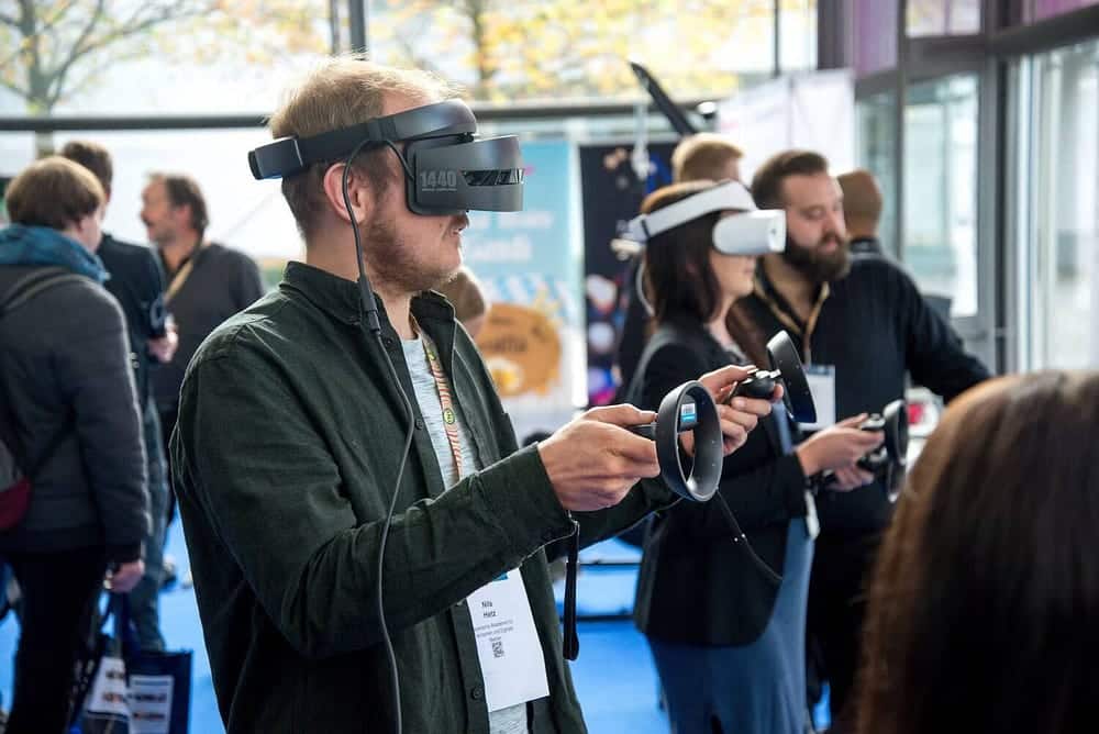 كيف تُصبح مُطور الواقع الافتراضي (VR): دليل المُبتدئين - العمل والوظيفة الواقع الافتراضي