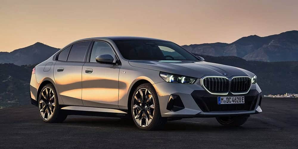 تغييرات مُهمة في سيارة BMW 2023 الفئة 5 تُغيِّر الصيغة التقليدية - السيارات الكهربائية
