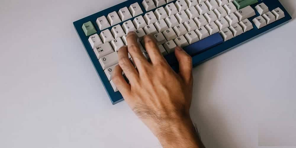 نصائح لتجنب الإجهاد وتخفيف الألم أثناء الكتابة على لوحة المفاتيح - الصحة والعافية