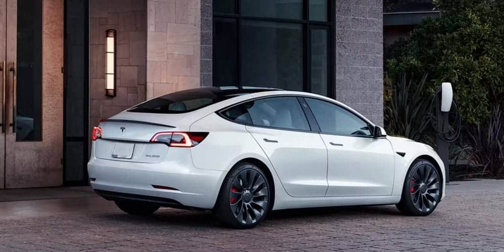 مُقارنة بين Polestar 2 و Tesla Model 3: أيهما أفضل سيارة كهربائية بسعر معقول؟ - السيارات الكهربائية