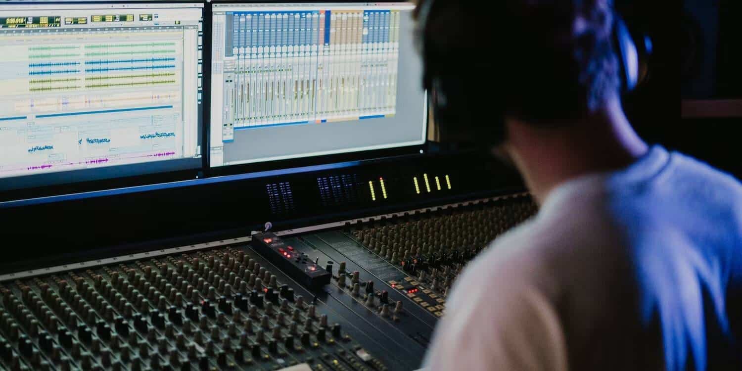 تحسين جودة إنتاج الموسيقى من خلال استخدام المُمارسات المُثلى بدلاً من تقنيات الإنتاج المُعتادة - مقالات