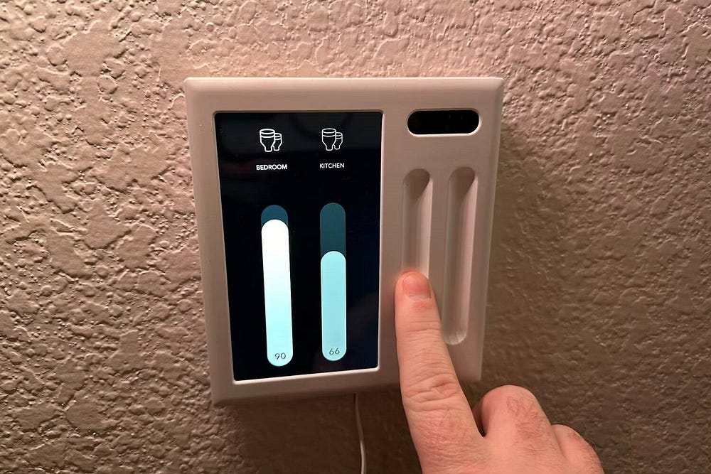 مُراجعة لـ Brilliant Plug-In Panel وكيف يُقدم التحكم الذكي في منزلك بالقرب منك - مراجعات