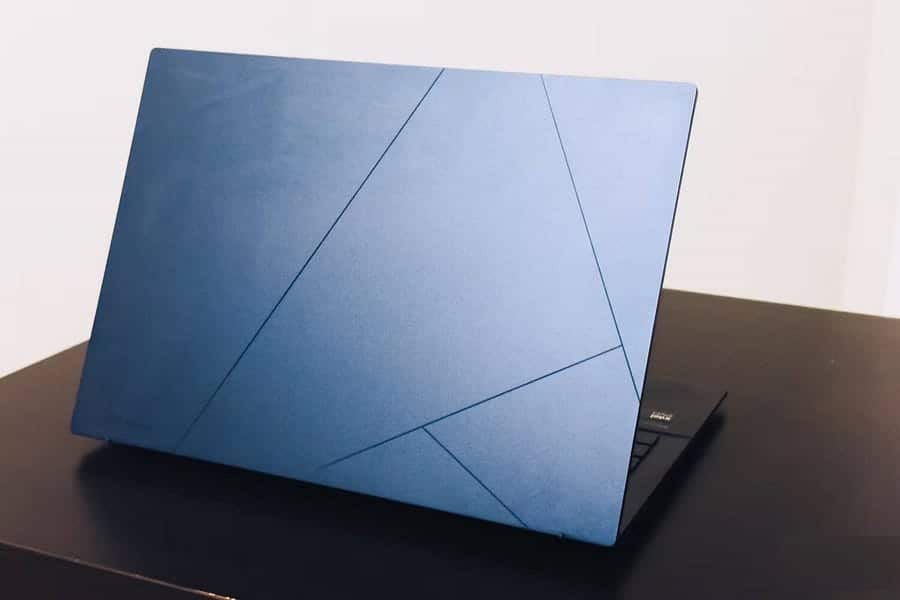 مُراجعة ASUS Zenbook 14 OLED (UX3405): أداء مُتميز وتصميم راقٍ يجعله بالقرب من الـ MacBook؟ - مراجعات
