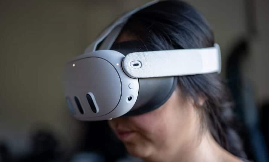 مُقارنة بين Apple Vision Pro و Meta Quest 3: ما هي نظارة VR/AR الأفضل لاحتياجاتك؟ - مراجعات