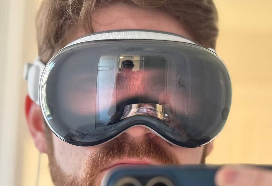 مُقارنة بين Apple Vision Pro et Meta Quest 3: ما هي نظارة VR/AR الأفضل لاحتياجاتك؟ - مراجعات